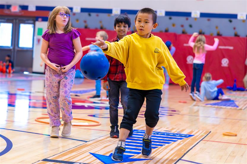 Chapman's Retreat Elementary students learn to bowl